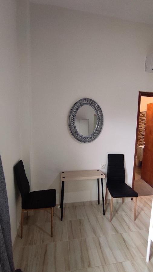 Cosy Apartment In Relaxed Neighbourhood Amarynthos Exteriör bild