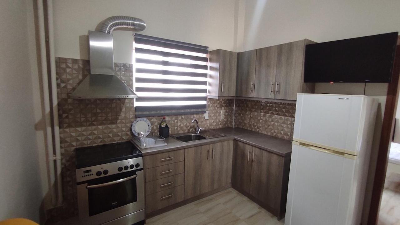 Cosy Apartment In Relaxed Neighbourhood Amarynthos Exteriör bild